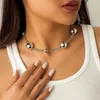 Naszyjniki wiszące Elegancki złoty kolor Big Ball Bead Choker Naszyjnik dla kobiet biżuteria