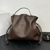 Designer Leews Bags Flamenco-Tasche, große Kapazität, weiches Leder, Kordelzugtasche, Beuteltasche, tägliche Pendel-Einkaufstasche, einfache Wolke, multifunktionale Umhängetasche