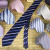 Cravate rayée Jacquard 145 * 8 cm Cravate de loisirs pour hommes 30 couleurs Cravate professionnelle pour la fête des pères Cravate d'affaires pour hommes Cadeau de Noël