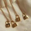 Hanger Kettingen 18k Vergulde Roestvrij Stalen Initial Oud Engels Brief Vierkant Slot Ketting Voor Vrouwen Waterdichte Sieraden Gift