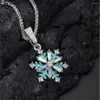 Pendanthalsband Iced Snowflakes Spinning Baguettecz Snowflake Charms Glow in the Dark Fashion Jewelry for Gift