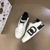 designer skor mens skor sneakers kvinnor skor mode skor tränare graffiti svart vit musikal not hjärtbroderi patch kvalitet hög kalvskinn casual skor