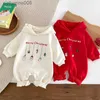 Conjuntos de roupas infantis bebê meninos meninas macacão de natal manga longa engrossar letras com capuz impressão macacão outono inverno roupas natal newbornl231202