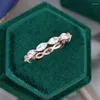Pierścionki ślubne Proste modne różowe złoto zaręczyny dla kobiet białe markizę CZ Stone Full Paved Fashion Biżuter Party Prezent 257m