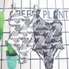 Projektant One Place Swimsuit Niski bikini Bikini Stylowy kantar Bikini na letni plażowy surfing wakacyjny strój kąpielowy