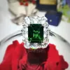 Anneaux de mariage Huitan magnifique zircon cubique vert pour femmes brillant accessoires de fiançailles mamans cadeau d'anniversaire bijoux à la mode 231201