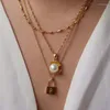 Collane con ciondolo Collana con serratura quadrata in acciaio inossidabile placcato oro 18 carati con iniziale lettera inglese antica per regalo di gioielli impermeabili da donna