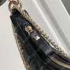 Lyxdesigner hobo väska rockstud spik handväska mjuk skrynklig lamm hudkedja axel väska rivet metall metall stamade naglar geometri crossbody väska