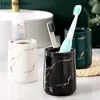 Porte-brosse à dents Porte-brosse à dents de luxe léger en céramique outils de lavage ménagers brosse à dents articles divers étagère décoration accessoires de salle de bain Q231203