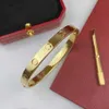 Bangle Red Box luksusowe bransoletki bransoletki dla kobiet mężczyzn Rose Gold Silver 4 CZ Tytanium Stulowa śrub