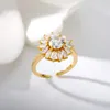 Anelli a grappolo Anello floreale per donna Zircone Acciaio inossidabile Vintage Loto Bianco Cristallo Matrimonio Fidanzamento Gioielli Regalo Bijoux Femme