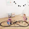 Modellino auto elettrico treno di Natale giocattolo set auto binari ferroviari locomotiva a vapore motore pressofuso modello gioco educativo ragazzo giocattoli per bambini 231201