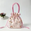 Abendtaschen Frau Handtasche Stickerei Blume Seidentasche Kleine Tote String Open Mini für Party Moible Geldbörse Chinesischer Stil 231201