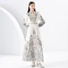 Femme Paisley Floral Boho Maxi Robe à manches longues blanc piste Designer col en V doux mince fête à volants Boho robes froncées Robe 2023 printemps automne Chic robes de vacances