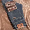 Jeans da uomo 2023 Moda invernale in pile Caldo business Casual Regular Fit Addensare Blu Grigio Pantaloni in denim Pantaloni di alta qualità