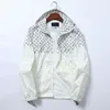 디자이너 남성 재킷 패션 남성 재킷 후 까마귀 남자 윈드 브레이커 겨울 코트 야외 스트리트웨어