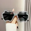 サングラスMosengkw Luxury Fruit Design Women 2023 Metal Frame Rhinestone Ladies Rimless Shade Ieewear