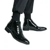 Boots skor för manlig 2023 varumärke tvärbundna herrmode färg matchande läder casual spetsig tå fotled