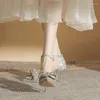 Сандалии. Лето 2023. Женские босоножки на высоком каблуке: атласные туфли на шпильке с неглубоким носком, резиновые шлепанцы на тонком каблуке, элегантные резиновые шлепанцы из искусственной кожи.