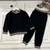 Tasarımcı Erkek Trailsuit Kızlar Çocuk Giysileri Setleri Toddlers Sonbahar Günlük Bebek Kız Giyim Takımları Çocuk Takım Sweatshirts Sports Pants Bahar Çocuk Seti CSG2312025-18