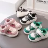 Sneakers Babyschoen Zachte zolen Peuterschoen Pluche Dikke zool Schoen voor jongen Isolatie voor meisje Prinses Sneeuwlaars Zapato Tenis De 231201