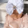 CAPS HATS Söt Shining Rhinestone Bowknot Infant Indian Hat Soft Skinvänlig bomullsflickor Turban Fashion Handgjorda bågar Huvudbonader 231202