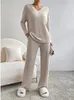 Desinger Track Suit Kadınlar Egzersiz Gevşek Vn Neck Çukur Stript Set Seti Moda Artı Boyut Uzun Kollu Üst Tüp Pantolon İki Parçalı Set