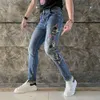 Dhgate Purple Jeans Designer et hiver Nouvelle Medusa Anglais Utilisé Imprimer Marque de mode haut de gamme Micro Élastique Slim Leggings En gros 2 Pièces 10% de réduction