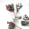 Fleurs décoratives de Noël, baies rouges, fleur artificielle, pomme de pin, branche de flocon de neige, décorations de couronne d'arbre de Noël, ornements, emballage cadeau