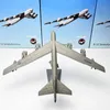 Vliegtuigmodel 1.200 Schaal Vliegtuig Vliegtuig Legering Vechter Model US B52 Bommenwerper Militair Model Simulatie Vliegtuig Kindercadeaucollectie 231201