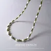 Collier ras du cou personnalisé en perles de coquillage et spinelle