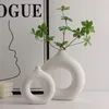 Decorative Objects Nordic Ceramic Vase for Pampas Grass Donuts Flower Pot Home Decoration Accessories Office Living Room Interior 231201