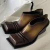 Sapatos de vestido Retro Color Matching Square Toe Chunky Salto Couro Mulher 2023 Deslizamento em Plissado Alto Muller para Mulheres Rosa Marrom