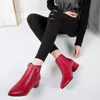 Buty mody kobiety swobodne skóra niskie buty do niskiego obcasów butów wiosenna kobieta spiczaste palce gumowe kostki czarny czerwony 231201