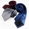 Gravatas borboletas Sensação de seda enviando um namorado como presenteAdministração de negócios vestido gravata masculina 8cm preto azul listra mão poliéster