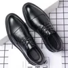 Scarpe eleganti Designer Brand Pelle nera per uomo Scarpe da sposa Stringate Casual Business Oxford Punta a punta Ufficio formale Uomo