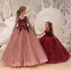 女の子のドレスレッドアップリケチュール結婚式のためのふわふわの花のドレス