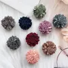 Haaraccessoires 10st Klassiek 2,5 cm Mini Effen Lederen Bloem Handgemaakte DIY Bruiloft Doek Woondecoratie 9 Kleuren