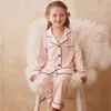 Pyjamas Süßes Mädchen-Pyjama-Set mit Umlegekragen in Bonbonfarben. Pyjama-Set mit schwarzer Linie für Kleinkinder, Prinzessinnen-Nachtwäsche. Kinderkleidung 231202