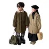 Para baixo casaco 2023 inverno crianças menino coreano parka algodão acolchoado à prova de vento gola peluda bebê casual sólido bolso criança jaqueta longa