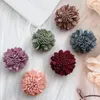 Accessori per capelli 10 pezzi classici 2,5 cm Mini fiore in pelle solida fatti a mano fai da te panno di nozze decorazione della casa 9 colori