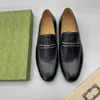 Chaussures habillées formelles pour hommes noirs avec boucle en argent en cuir Mode de luxe doux Hommes chaussures d'affaires décontractées avec boîte d'origine Chaussure de soirée de bal de mariage