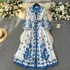 Sıradan Elbiseler Sonbahar Pist Mavi Çiçek Elbise Kadınlar Stand Uzun Kollu Tek Göğüslü Çiçek Baskı Kemeri Tatil Boho Maxi Vestidos 2024