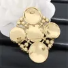 Projektant broszka luksus 18-karatowy złoto broszki w stylu biżuterii moda dziewczyna perłowa diament broszka premium para akcesoria weselna Prezenty