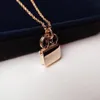 Amulettes Constance kolyesi Kadınlar Tasarımcı Diamond Gold Kaplamalı 18K Lüks Moda T0P Resmi Reprodüksiyonlar Kristal Klasik Stil 001