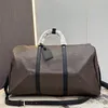 Duffe Bag Designer Duffel Bags Luxury Handväska stor kapacitet 50 55 cm Kvinnor Tote Travel axelväska för herrsport utomhuspaket klassiska duffel totes designer väska