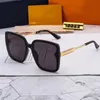 2024 Luxur Designer Solglasögon Kvinnor damer fyrkantiga solglasögon med Box Summer Beach Street Foto överdimensionerade nyanser