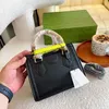 Bolsos de bambú de diseñador Bolso de mano Diana de lujo Bolsos de cuero con parte superior sólida Monederos Pequeños 21 cm Bolso cruzado de moda con correa para el hombro extendida