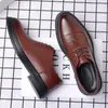 Chaussures habillées Designer Marque Cuir Noir Pour Hommes Chaussures De Mariage À Lacets Casual Business Oxfords Point Toe Bureau Formel Mâle