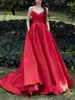 Eleganckie długie czerwone sukienki na studenckie w dekolcie z kieszeniami A-line satynowe paski spaghetti zamiatać pociąg plisowany imprezowy sukienki maxi formalne sukienki wieczorowe dla kobiet